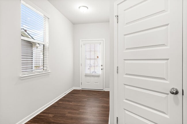 Building Photo - 4 Bed 2.5 Bath home in Gainesville!