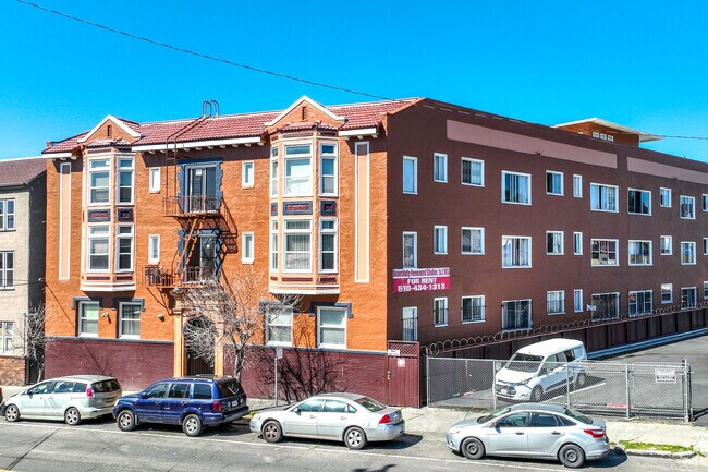 Frente del edificio - Kensington Manor Apartments
