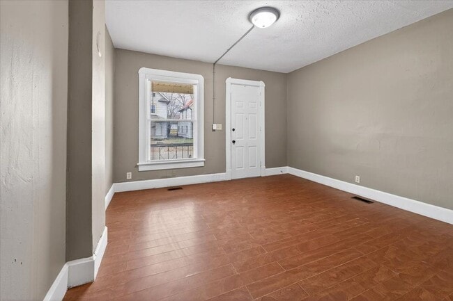 Building Photo - 1133 S Richland St