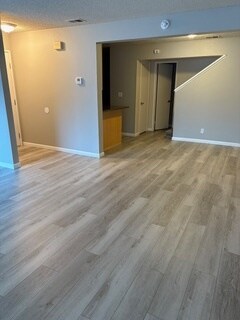 Foto del edificio - 5075 Valley Crest Dr