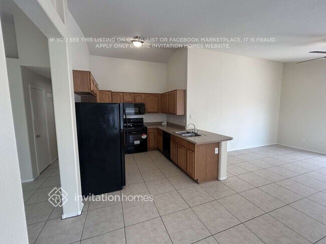 Foto del edificio - 8560 W Hatcher Rd