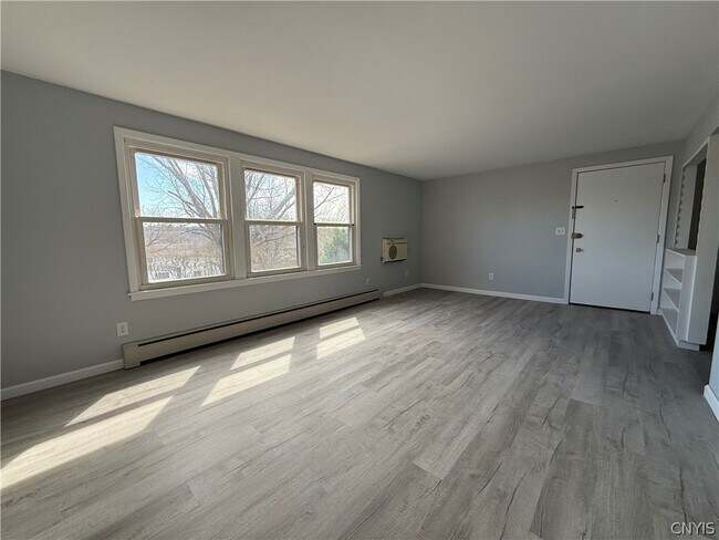 Building Photo - 120 Hasbrouck St