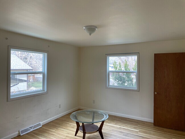 Foto del edificio - 2145 S 11th St W