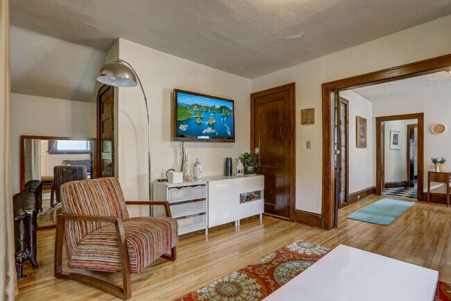 Foto del edificio - 3113 Harriet Ave