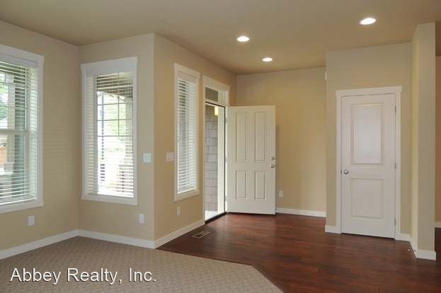 Building Photo - 3 br, 2 bath Apartment - 7105 Spencer Ave
