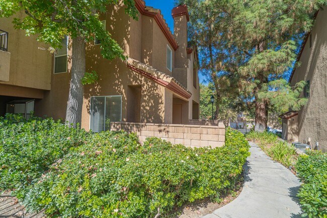 Foto del edificio - 2-Bedroom Townhouse with Community Pool & ...