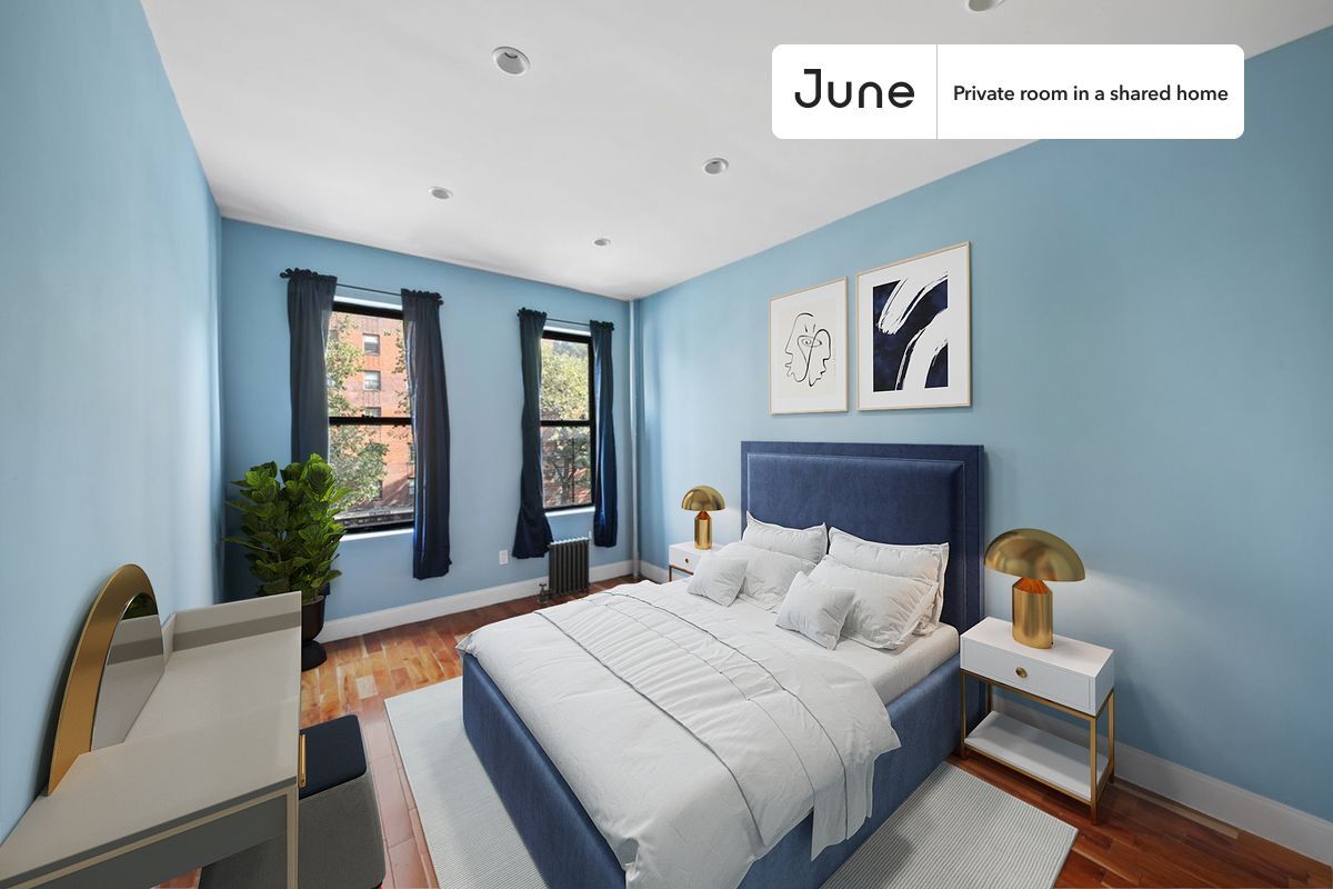 Foto principal - Private bedroom in 3 bed/1 bath Home