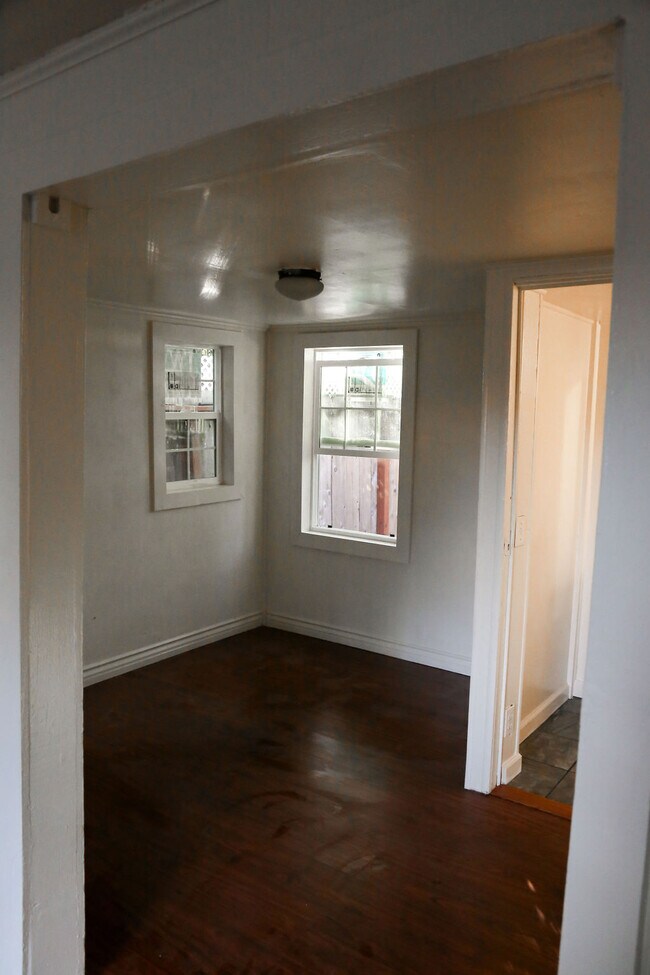 Dining nook - 840 1/2 West 11th Ave