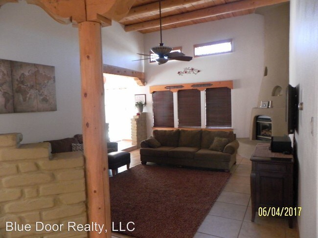 Foto del edificio - 8405 Estates Dr NE
