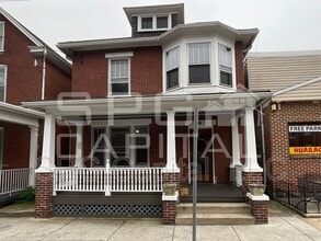 34 W Washington St