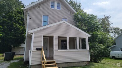 Building Photo - 1385 Hart St