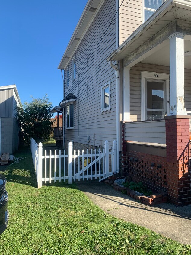 Primary Photo - 149 N 6th St