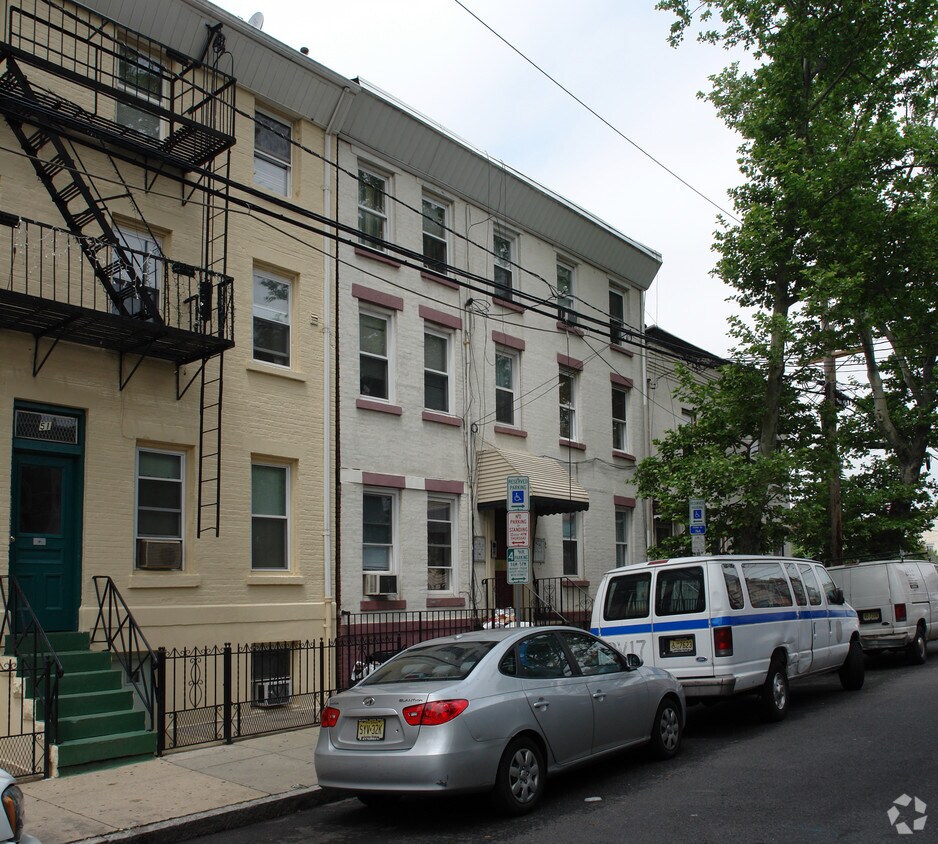 Primary Photo - 49 Madison St