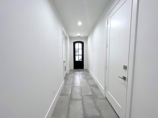 Foto del edificio - 2122 Blalock Rd