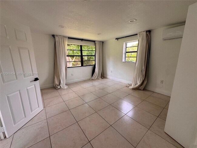 Foto del edificio - 124 NW 89th St