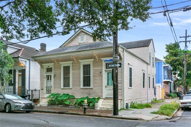 Building Photo - 2339 Chartres St