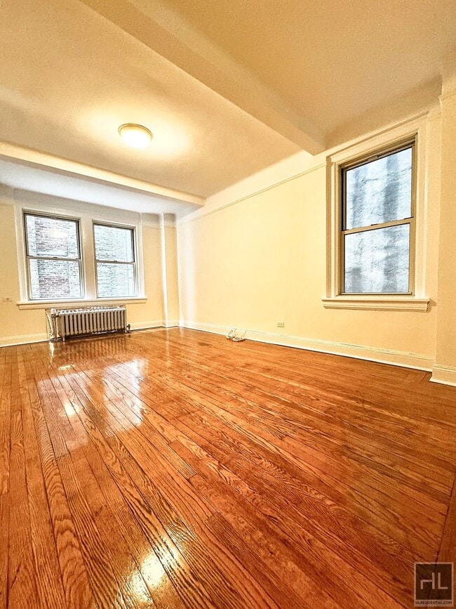 Building Photo - EAST 10 STREET