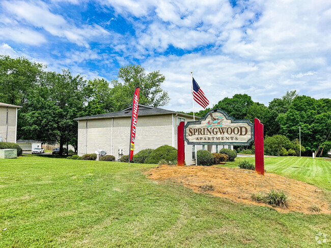 Building Photo - Springwood Apartments