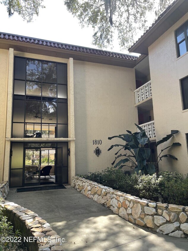 Foto principal - 1810 Sevilla Blvd W