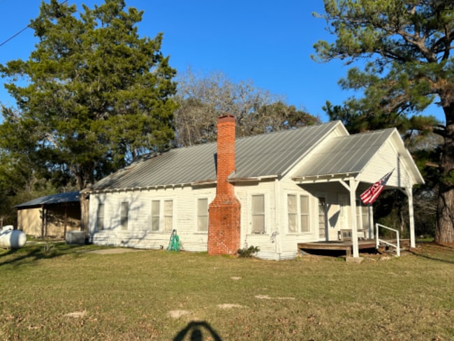 Building Photo - 1660 FM 1696