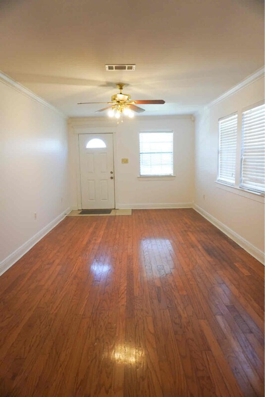 Foto del edificio - 8539 Longwood View Ave