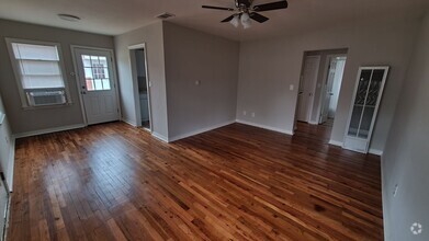 Building Photo - 104 S Palo Duro St