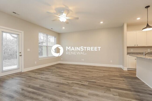 Foto del edificio - 3 Bedroom Pet-Friendly Home in Gallatin, T...