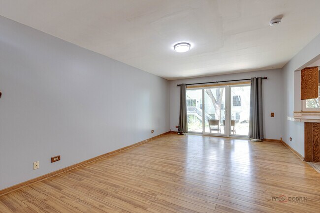 Foto del edificio - 210 Half Moon Cir