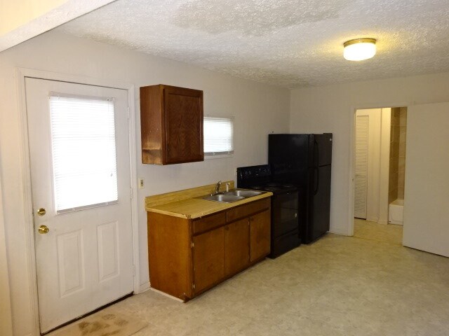 Foto del edificio - 327 Lucas Ave