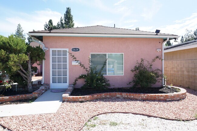 Foto del edificio - 8826 Quartz Ave