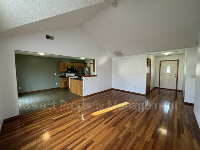 Building Photo - 1639 Olladale Dr
