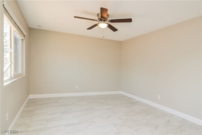 Foto del edificio - 185 Metropolitan Dr