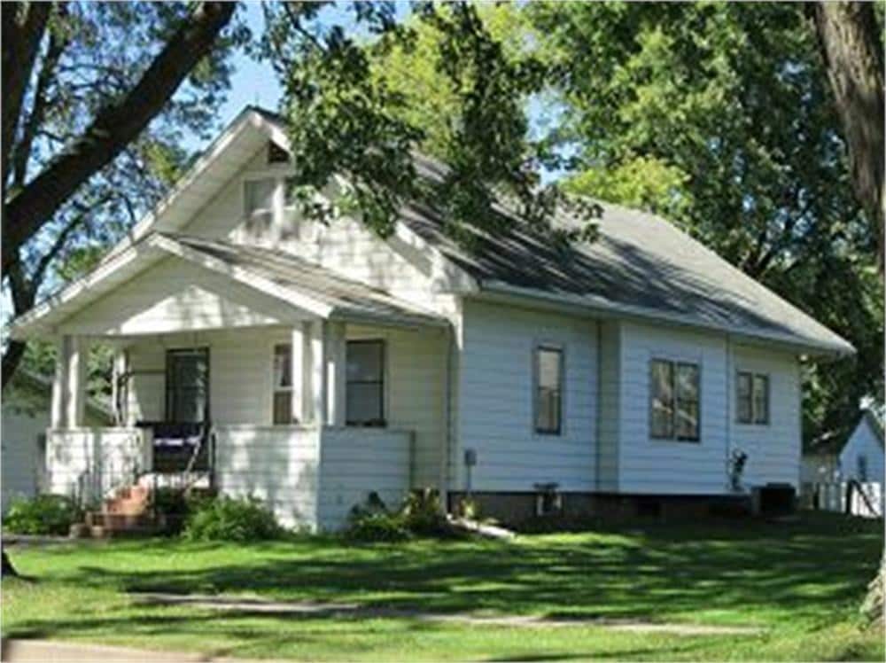 Primary Photo - 1011 Pleasant St
