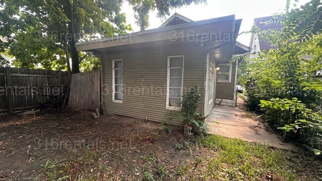 Foto del edificio - $995 - 3 bed 1 bath - Single Family Home