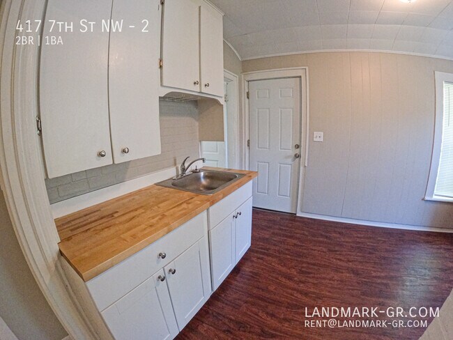 Foto del edificio - Avail JUNE 1 - 2 Bed - 1 Bath. Includes wa...