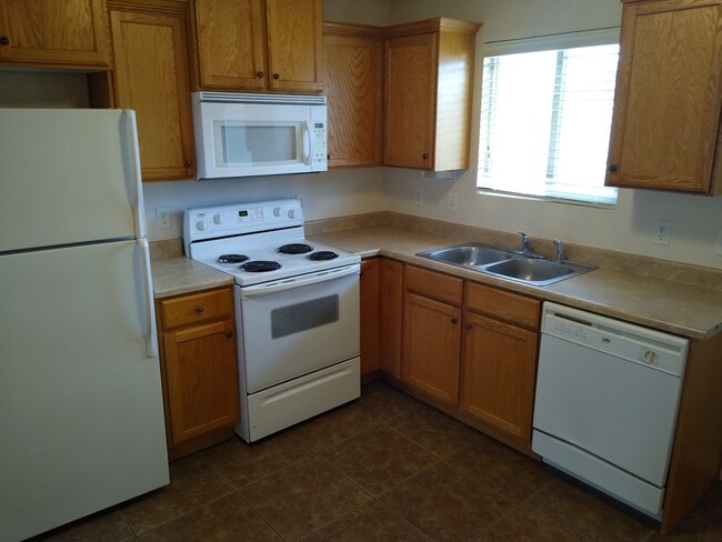 Building Photo - 77 N 4250 W