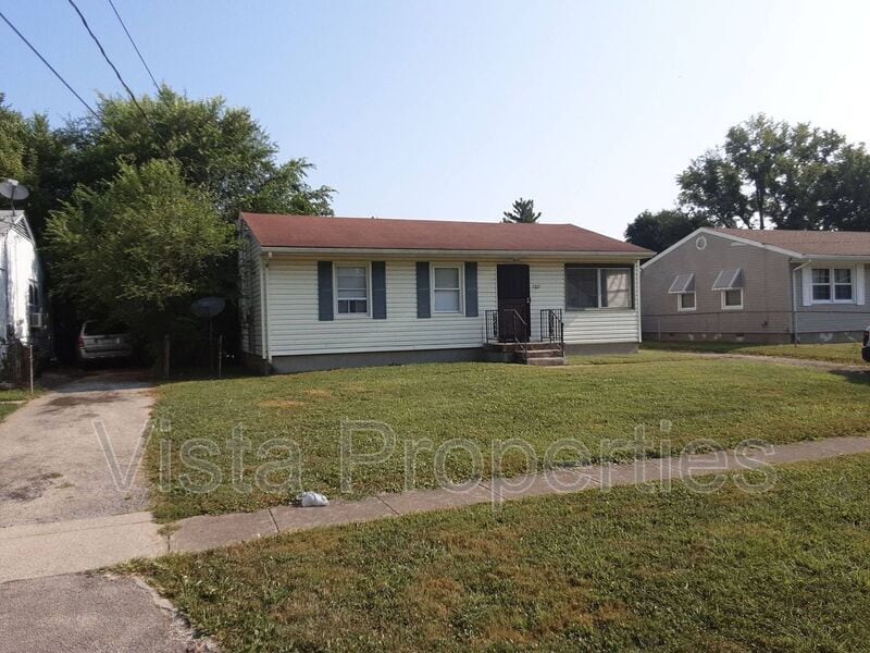 Primary Photo - 5215 Red Oak Ln