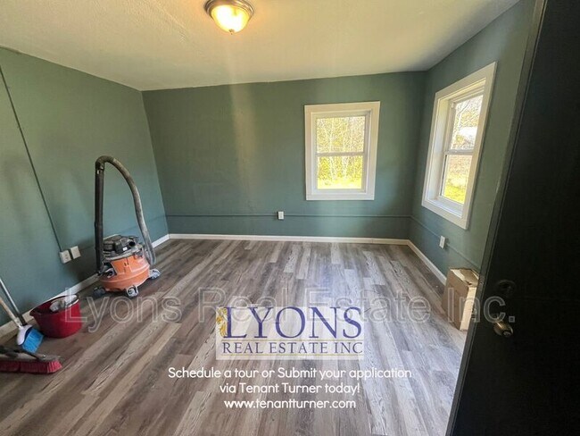 Foto del edificio - 917 Pineknot Rd