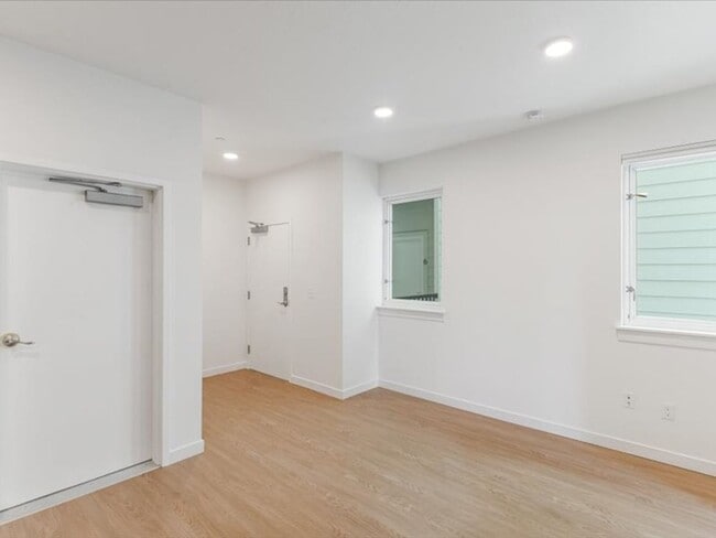 Interior Photo - Fremont St Apartments