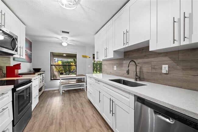 Building Photo - 2739 NW 42nd Ave