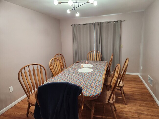 Building Photo - 168 Spear St