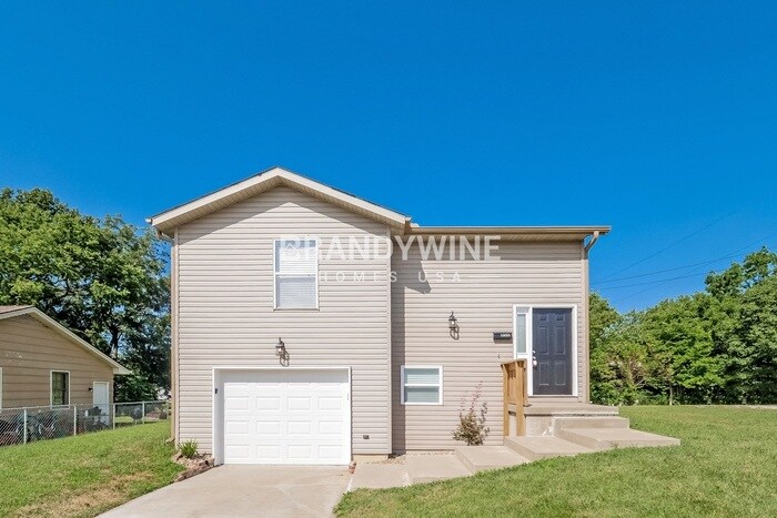 Primary Photo - 800 S Butler Dr