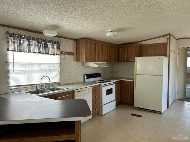 Building Photo - 24951 Palmera Dr