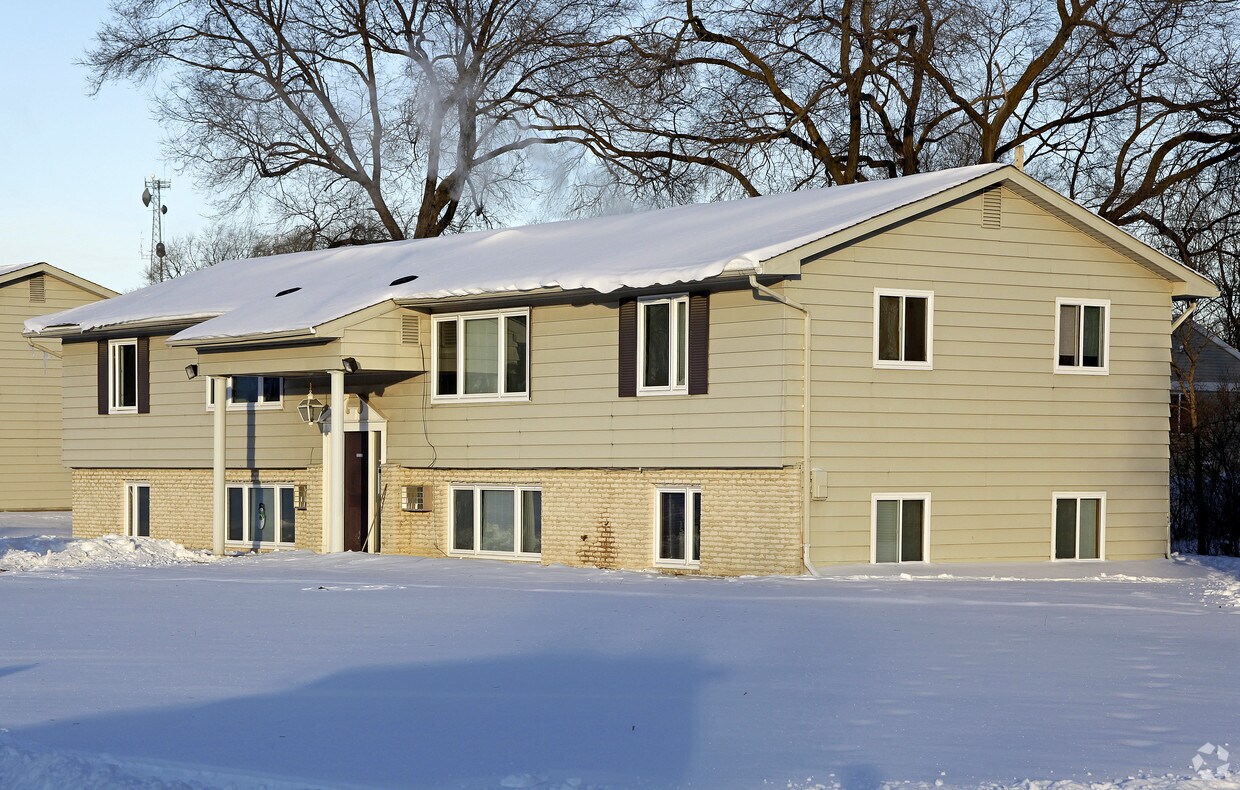 Primary Photo - 3303-3309 14th St N