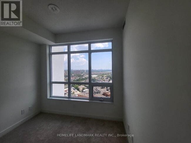 Building Photo - 10 Wilby Crescent