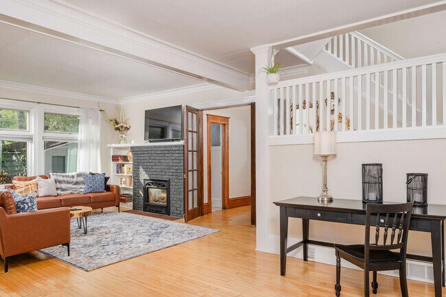 Building Photo - 805 S State St