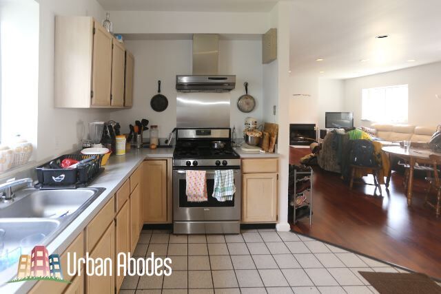 Building Photo - 4537 N Greenview Ave