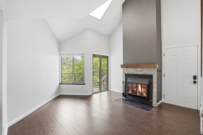 Building Photo - $1,945.95- 1 Bed, 1 Bath Updated Lofted Condo in Boulder with Central AC and In-Unit Laundry!