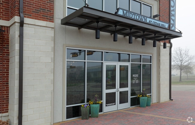 Building Photo - Century Cedar Hill