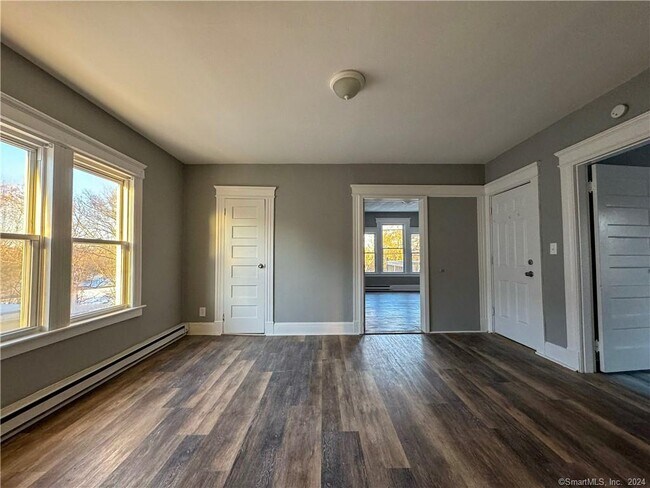 Building Photo - 45 Idylwood Ave